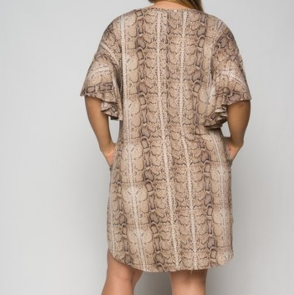 Snake skin print PLUS size dress - Picture 3 of 3
